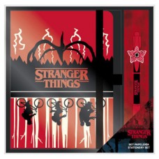 SET DE PAPELERÍA Y BOLÍGRAFO STRANGER THINGS CERDÁ REDSTRING 2700000873